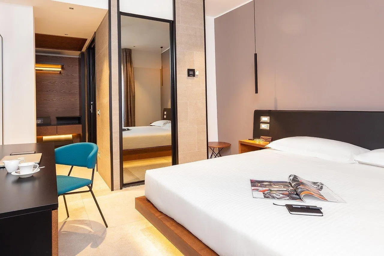 ****  The Corner Duomo Hotel Милан Италия