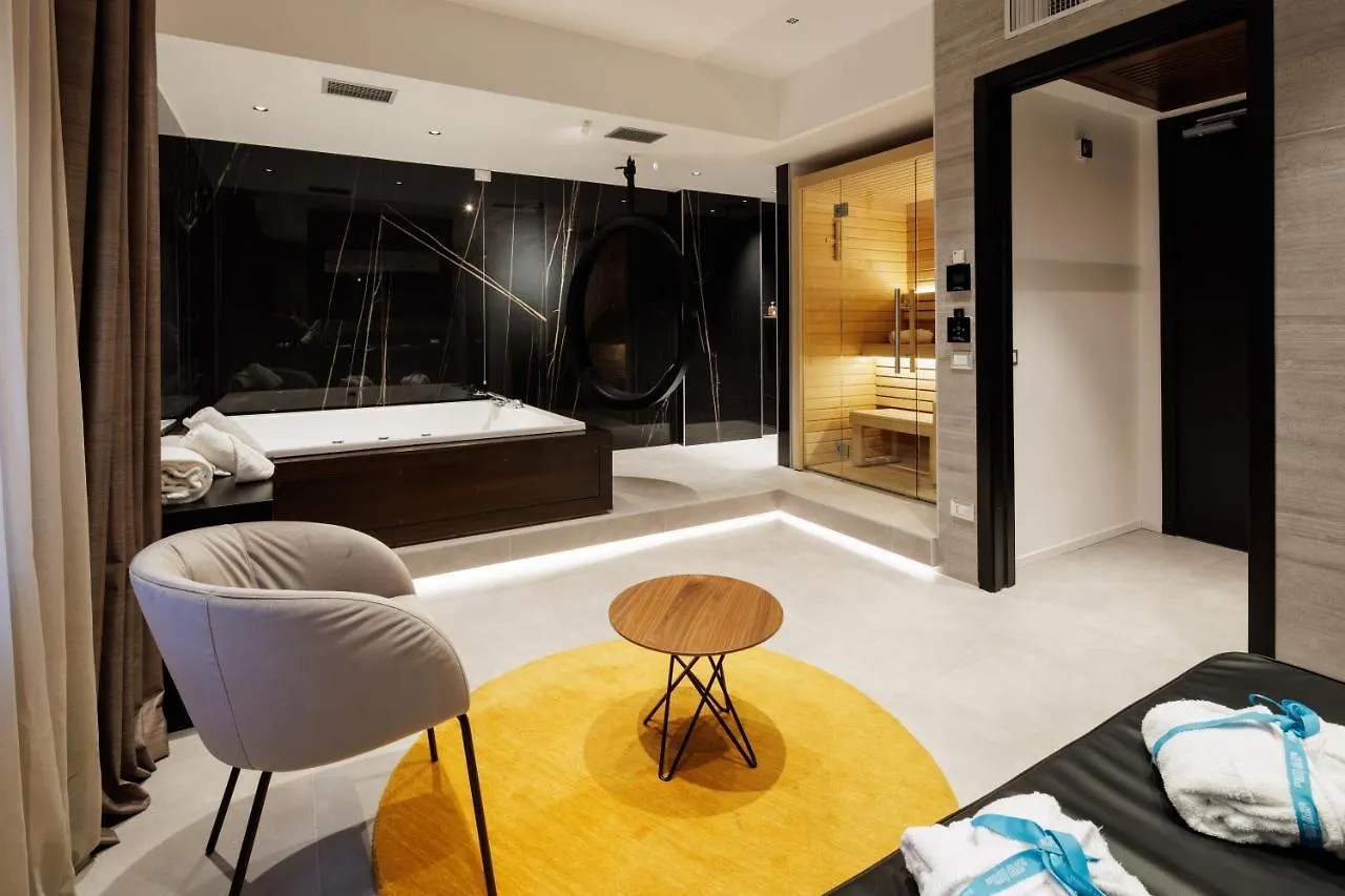 The Corner Duomo Hotel Milan