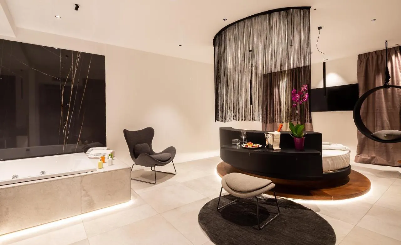 The Corner Duomo Hotel Milan