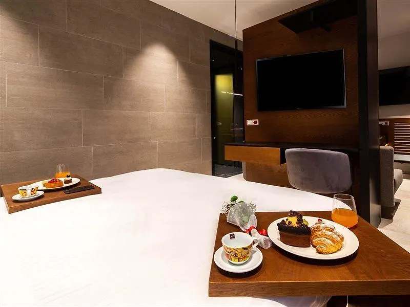 The Corner Duomo Hotel Milan
