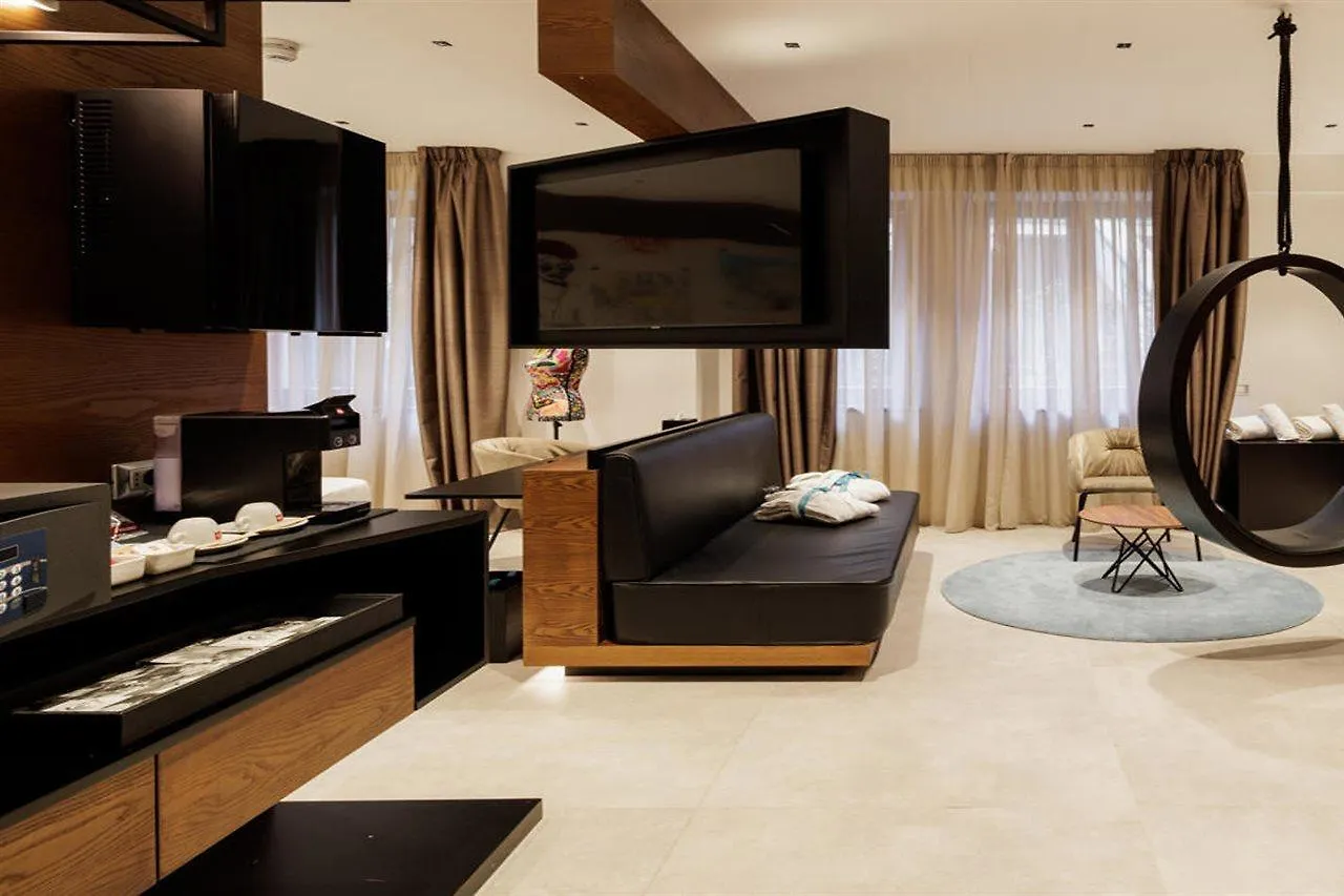 The Corner Duomo Hotel ميلان إيطاليا